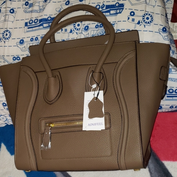 SOLD ❗❗❗Ainifeel smile large handbag - Picture 2 of 5